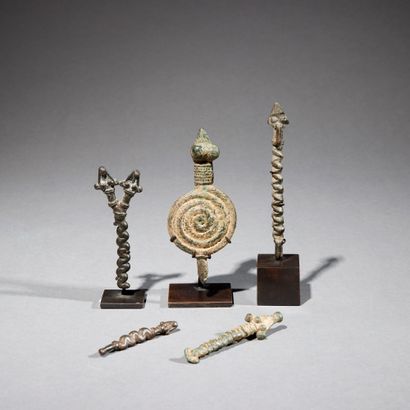 Cinq artefacts Gan 
Burkina Faso 
Bronze...