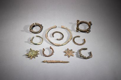 null Onze artefacts Gan

Burkina Faso

Bronze

H. 5,8 à 16,3 cm



Ensemble de onze...