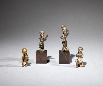 null Quatre poids Akan

Côte d’Ivoire/Ghana

Bronze

H. 4,1 à 6 cm



Ensemble de...