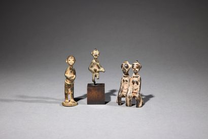 null Three statuettes

Ivory Coast

Bronze

H. 5.1 to 7.1 cm



Set of three anthropomorphic...