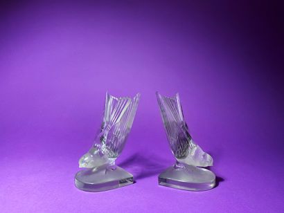 null LALIQUE FRANCE Standing swallow Model created in 1928 Pair of bookends in pressed...