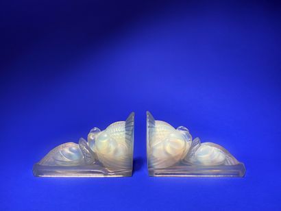 null SABINO FRANCE Couples of turkeys Pair of bookends in opalescent glass Signed...