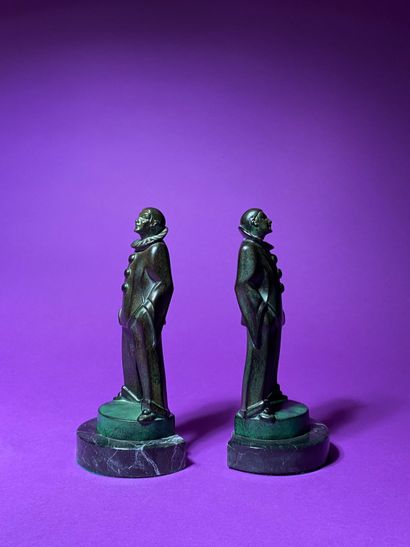null Max LE VERRIER (1891-1973) Harlequins Pair of bookends in antique green patina...