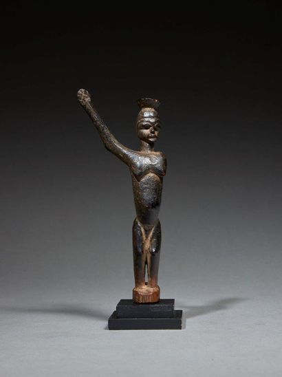 null Statuette Lobi
Burkina Faso
Bois
H. 17,5 cm
Provenance :
- Anne et Jacques Kerchache,...