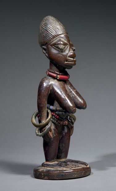 null Statuette Yorouba Ibeji
Nigeria
Bois, clous, perles H. 26,5 cm
Statuette ibeji...
