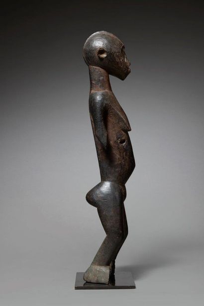 null Mossi statue
Burkina Faso
Wood
H. 51,5 cm
Beautiful statue of a standing female...