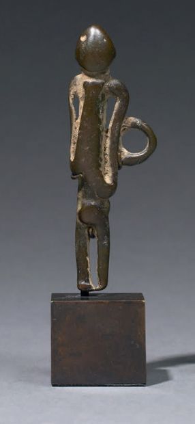 null Pendentif Lobi
Burkina Faso
Bronze, H. 6,5 cm
Provenance :
- Galerie Maine Durieu
Pendentif...