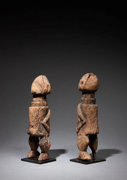 null Tchamba couple
Togo
Wood, H. 28,5 and 29 cm
Couple of Tchamba statuettes featuring...