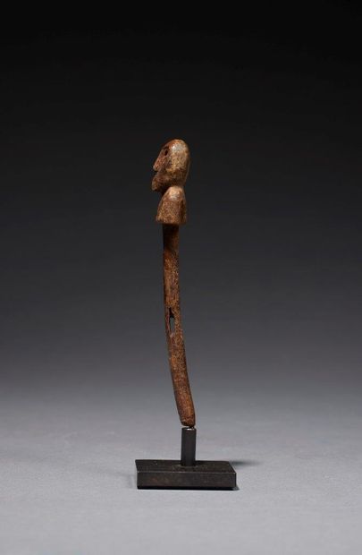 null Eskimo tool
Canada
Thule culture (18th century or earlier)
Bone
H. 9,5 cm
Provenance...