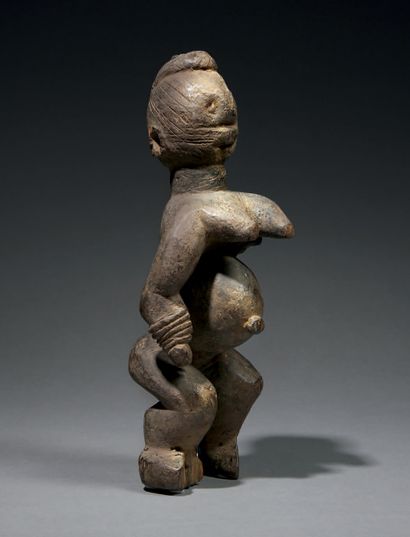 null Statue Afo
Nigéria / Cameroun
Bois
H. 24,5 cm
Provenance :
- Galerie l'Accrosonge,...