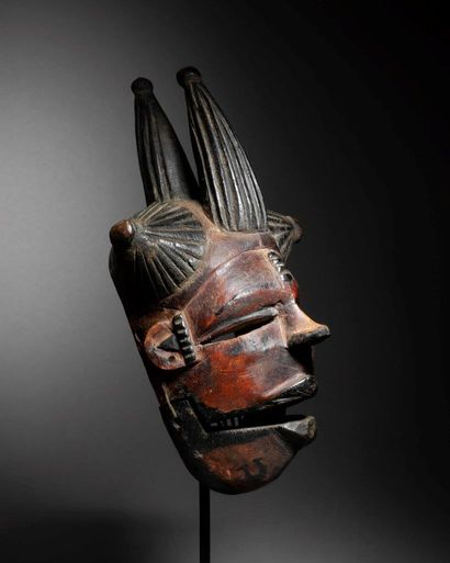 null Ogoni Mask Elu
Nigeria
Wood
H. 29 cm
Provenance :
- Alain Dettinger, Lyon
-...