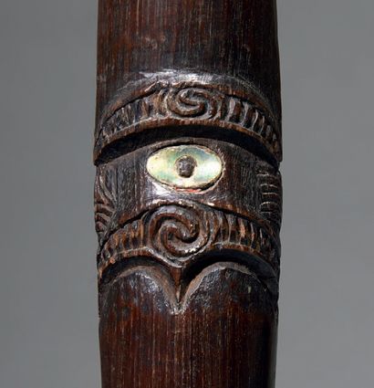 null Maori Tewhatewha club
New Zealand Wood, shell
H. 130 cm
The shaft of the long...