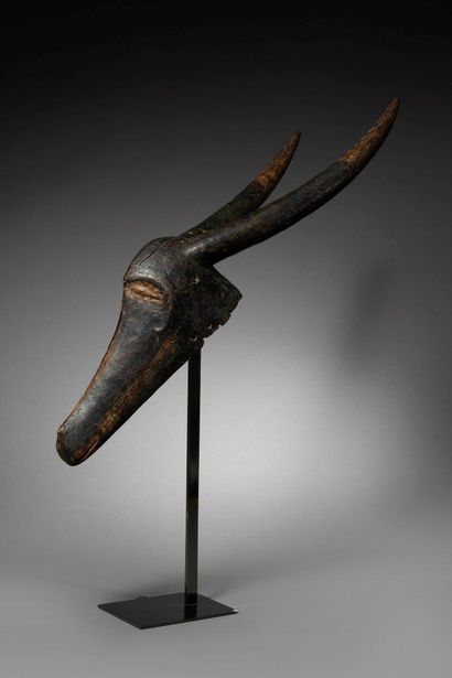 null Ijo animal mask
Nigeria
Wood
H. 84 cm
The Ijo along the coast live from fishing,...