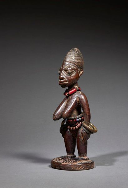 null Statuette Yorouba Ibeji
Nigeria
Bois, clous, perles H. 26,5 cm
Statuette ibeji...