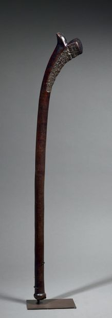 null Massue
Fidji
Bois
L. 102 cm
Élégante massue originaire des îles Fidji. Le manche...