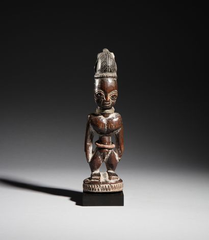 null Statuette Ere Ibeji, Yoruba, Nigeria
H. 27 cm
Nue, les bras rassemblés le long...