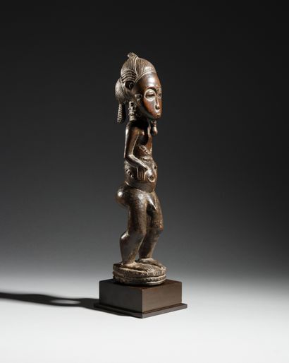 null Figure masculine Baoulé,
Côte d'Ivoire
Bois
H. 38 cm
Statuette Baoulé d'une...