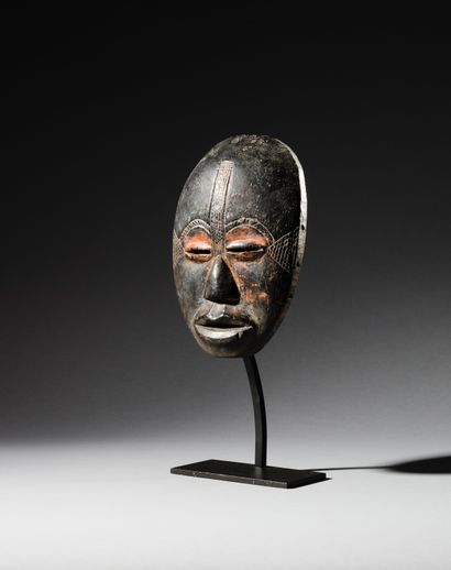 null Masque Grebo kpandoho, Liberia
Bois, pigments
H. 25 cm
Provenance:
- Ancienne...