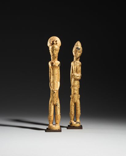 null Couple de statues royales Baoulé,
Côte d'Ivoire
Bois et feuille d'or
H. 31,5...