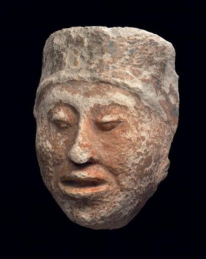 null Tête de dignitaire Culture Maya, Guatemala Classique, 550-950 après J.- C. Stuc...