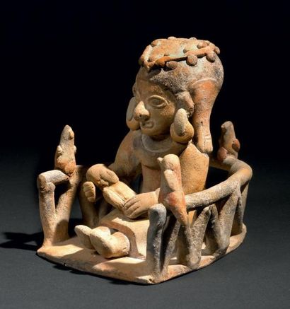 null Petite maternité assise sur un trône Culture Jama-Coaque, province de Manabi,...