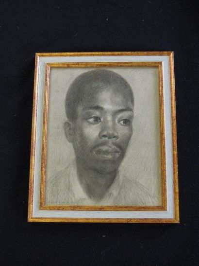 PIERRE BODARD (1881-1937) Portrait de jeune antillais Fusain et crayon sur papier...