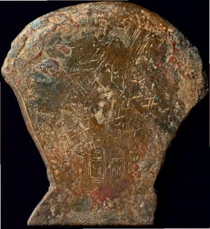 null Hache gravée des cartouches de Thoutmosis III: «Djéhoutymes, Menkheperrê». Bronze....