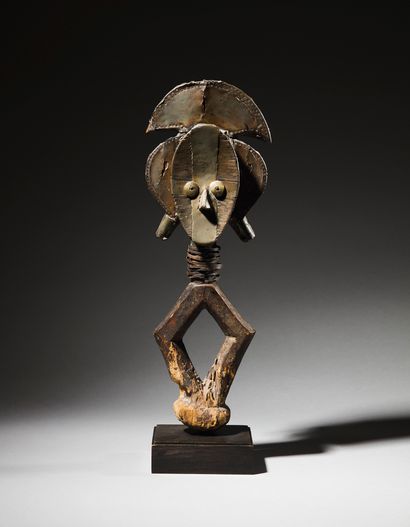 Figure de reliquaire Mbulu Ngulu    Peuple Kota