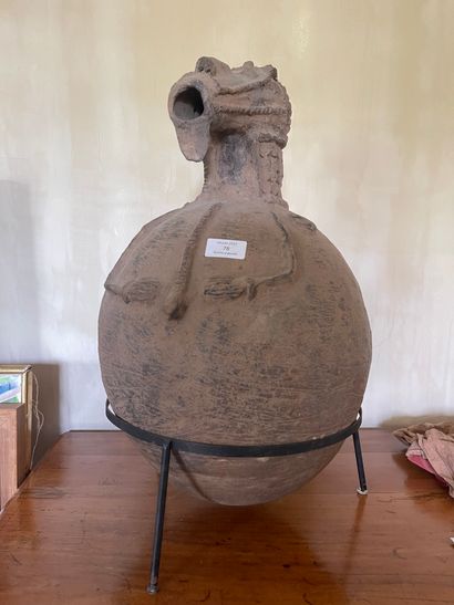 null Vase Mambila
Cameroun
Terre cuite
H. 50 cm