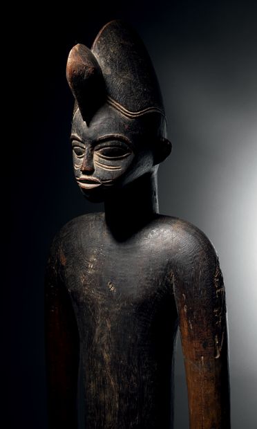 null Statue du Poro, Sénoufo, Côte d'Ivoire
Bois dur à patine foncée
H. 128,5 cm
Poro...