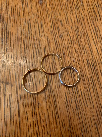 Lot of three wedding rings
In yellow and...