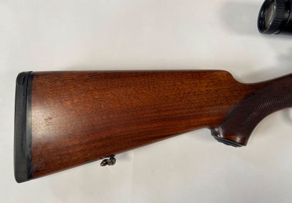 null Rifle with bolt, calibre 7x64. Barrel of 59 cm. Cheekpiece pistol grip of 37...