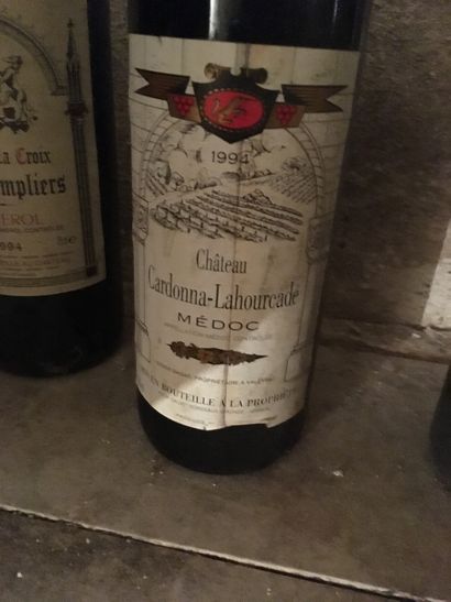 null Lot de bouteilles de vin
Dont château Calon-Ségur 1991 et château Pape Clément...