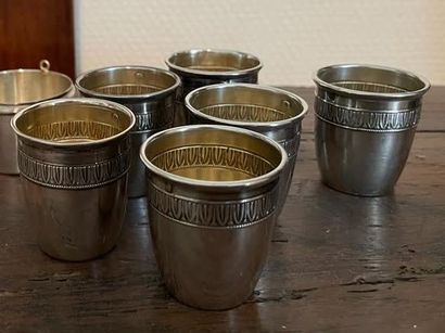 null Series of six liqueur goblets
In silver 950°/°°
Of barrel form
Enhanced with...