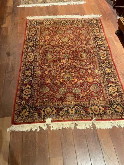 null 
Lot de quatre tapis d'Orient
