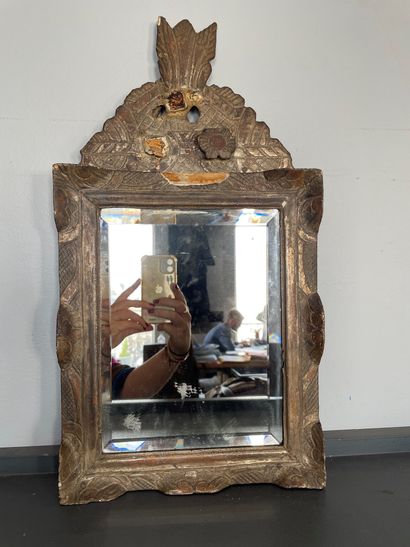 null 
Deux miroirs en bois doré et sculpté

Dans le goût du XVIIIème siècle

(Accidents)

H....