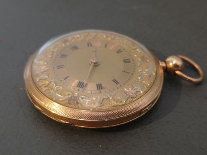 null Pocket watch In guilloché gold 750°/°°
Three gold dials decorated with a leafy...