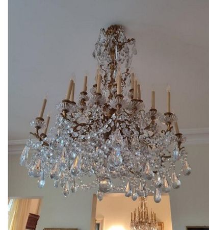 Important chandelier In gilt bronze with...