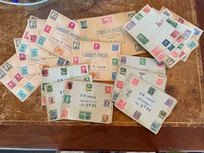 null 
Important lot of stamps including :



4 booklets of France + colonial series**...