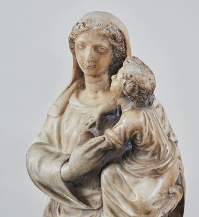 null Vierge à l'Enfant dite Vierge de Trapani, en marbre sculpté avec infimes traces...
