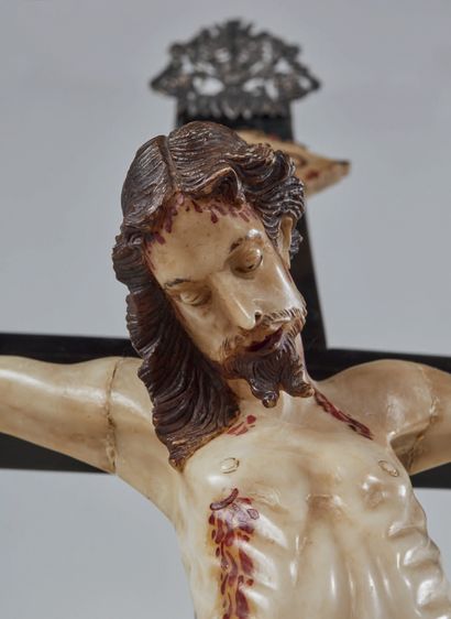 null Grande Crucifixion avec Marie-Madeleine en albâtre sculpté avec rehauts de polychromie...