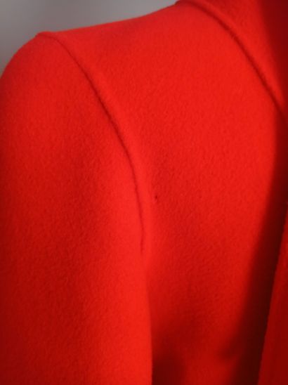 JOSEPH Veste en laine et cachemire rouge vermillon
Taille 42
Usures