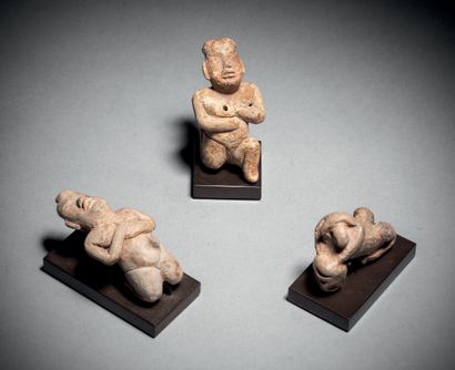 
Ɵ Three Olmec (Las Bocas) figures of acrobats,...