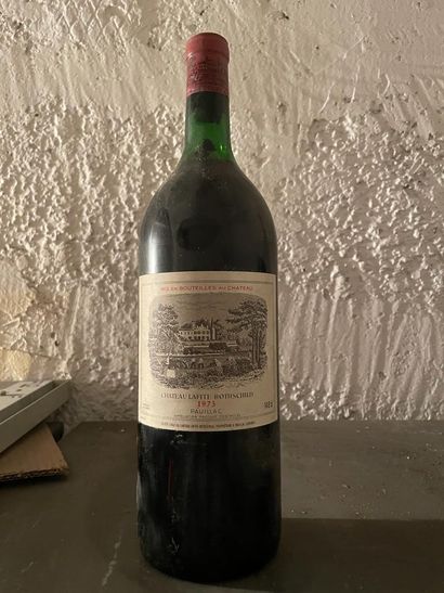 
1 Mag rouge - Chateau Lafite Rothschild...
