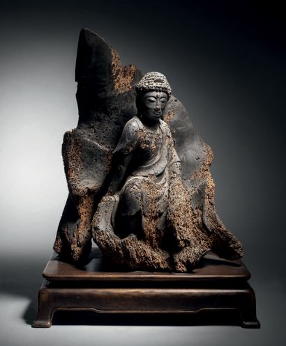 null Bouddha, Japon, période Kamakura (1185-1333)
H. 33 cm. Bois laqué
Assis à l'européenne...