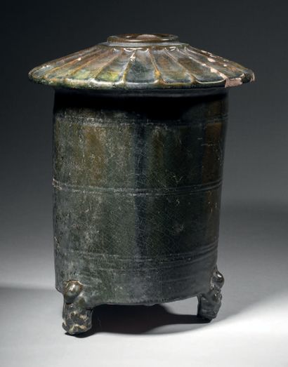 null Grenier à grain, Chine, dynastie Han (206 av. JC - 220 ap. JC)
H. 26,5 cm -...