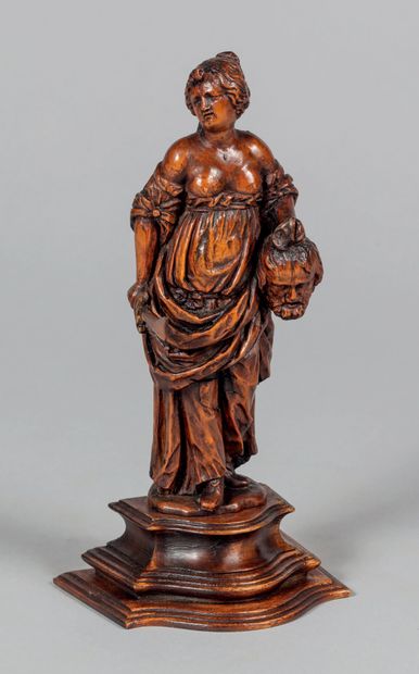 null Judith portant la tête d'Holopherne en bois fruitier sculpté (type prunus) en...