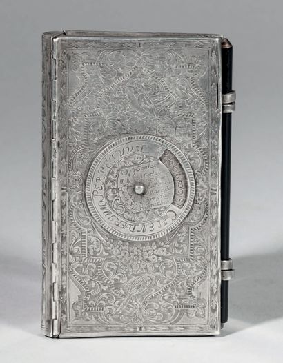 null Booklet with perpetual calendar in silver chased and engraved decorated with...