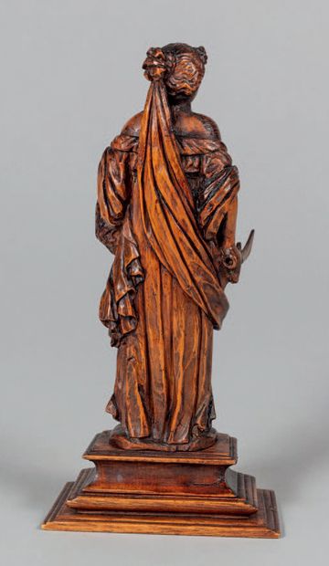 null Judith portant la tête d'Holopherne en bois fruitier sculpté (type prunus) en...