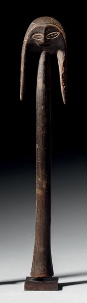 • SCEPTRE TSHOKWE, ANGOLA
Bois
H. 30,5 cm
Charmant...